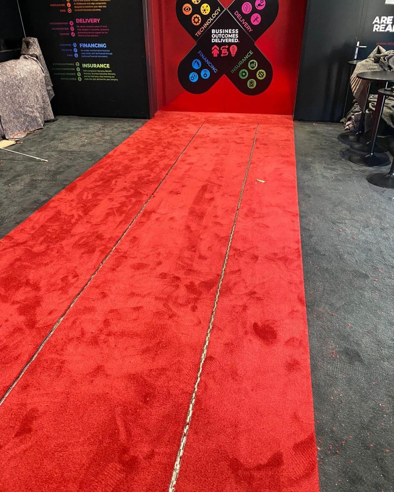 Relayr trailer voorzien van belakos tapijt. Het mooie aan deze...